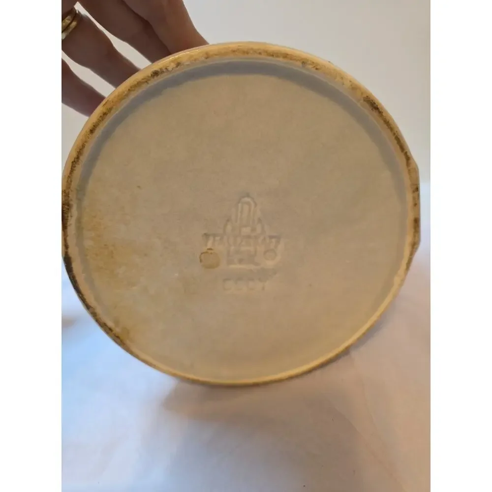 Pfaltzgraff Yorktowne Hanging Salt Box & Lid VTG Stoneware Crock Cellar 560Y